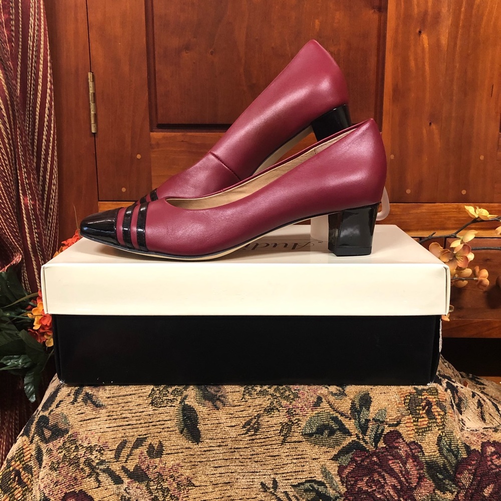 Auditions Heeled Flats NEW! w/ Box